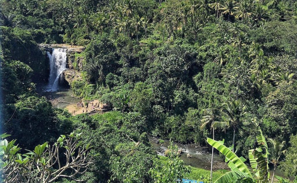 tegenungan waterfall
