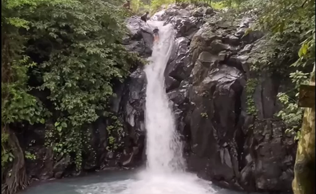 dedari waterfall sambangan