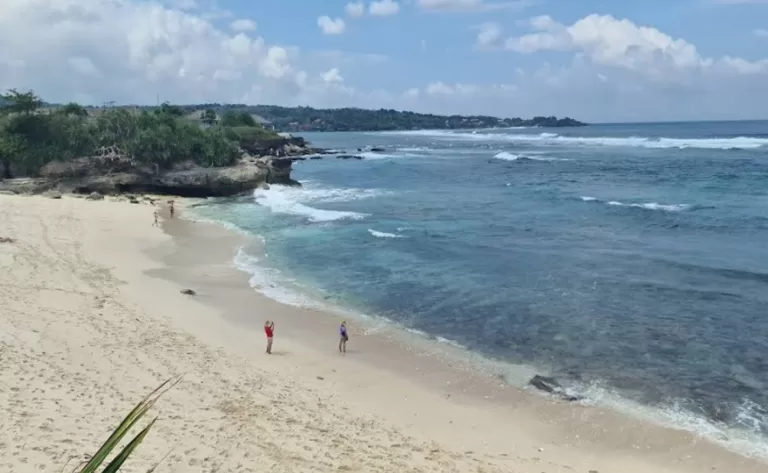 dreambeachnusalembongan 768x473