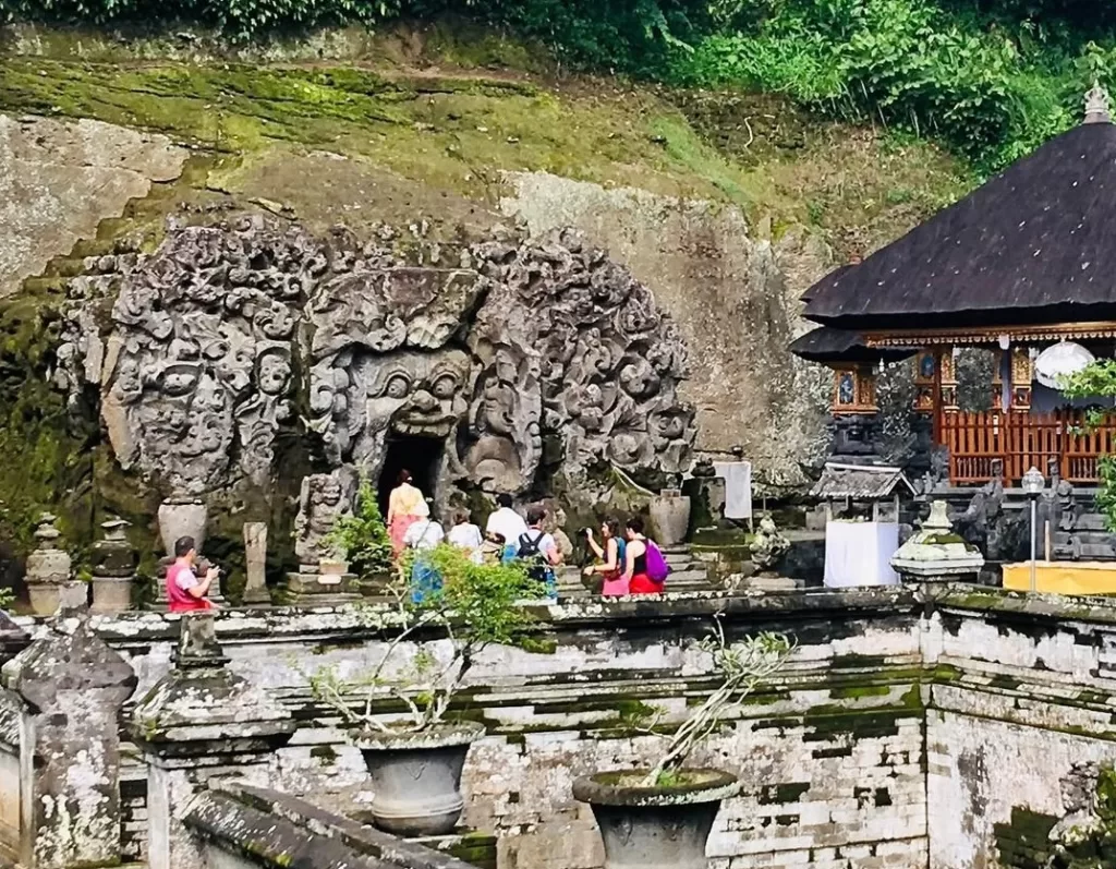 elephant cave ubud
