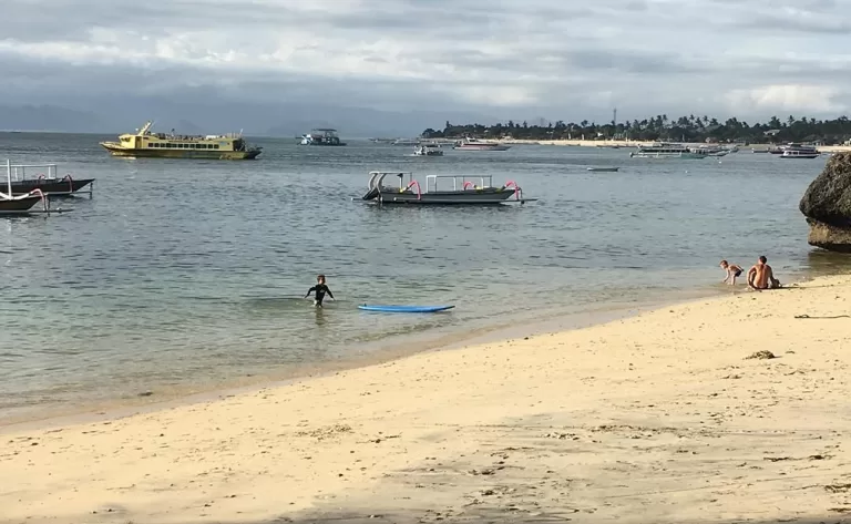 song lambung beach 768x473